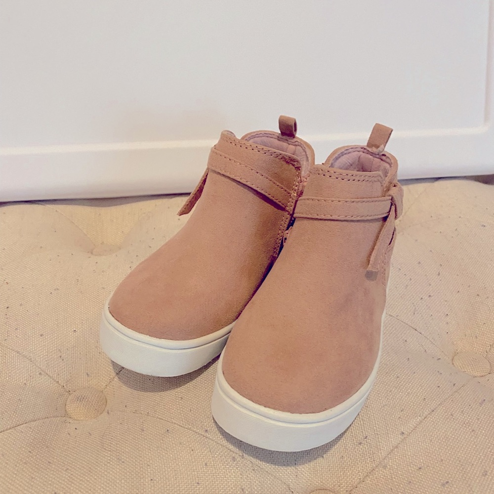 Toddler Size 6 sneaker boots, pale pink